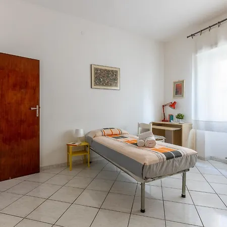 Appartamento Guesthost - Lovely Between Tower And Stadium *