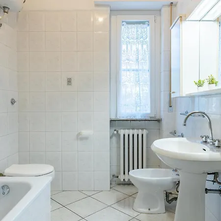 Appartamento Guesthost - Lovely Between Tower And Stadium *